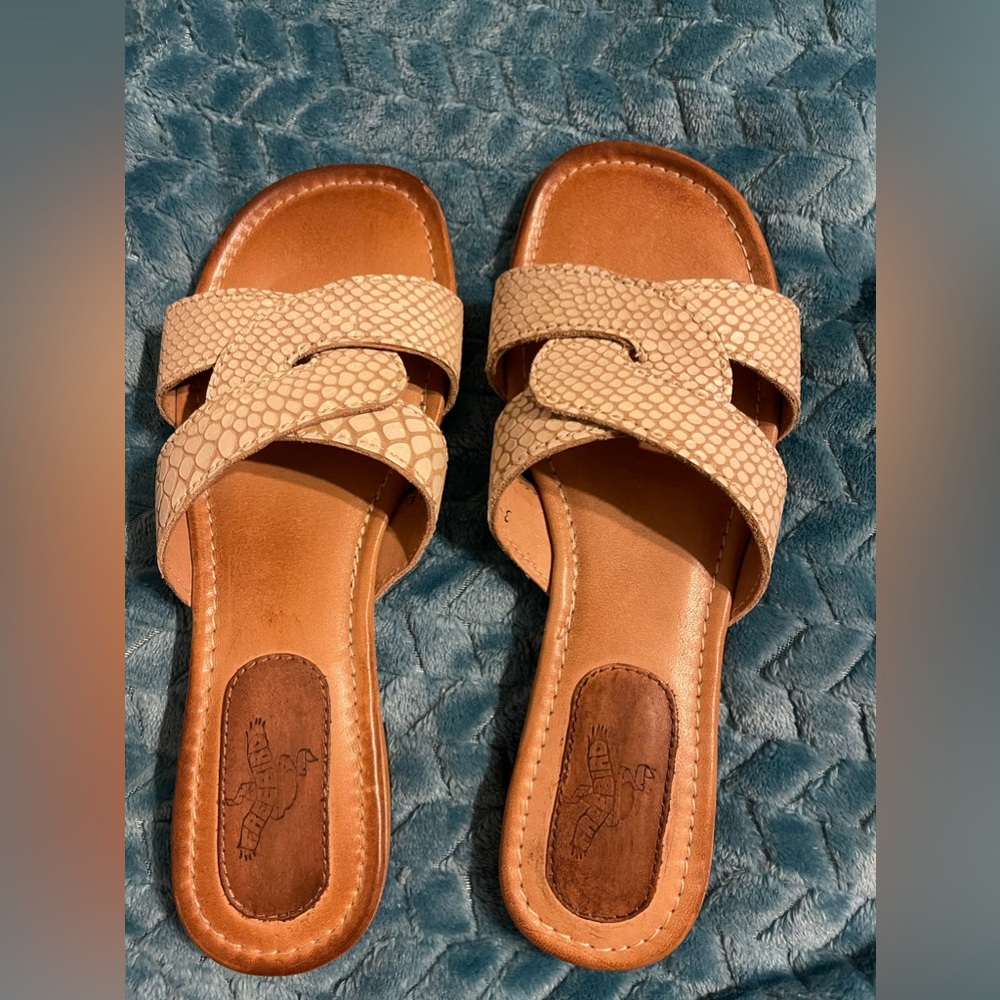 Never worn Freebird sawyer sandals size 9